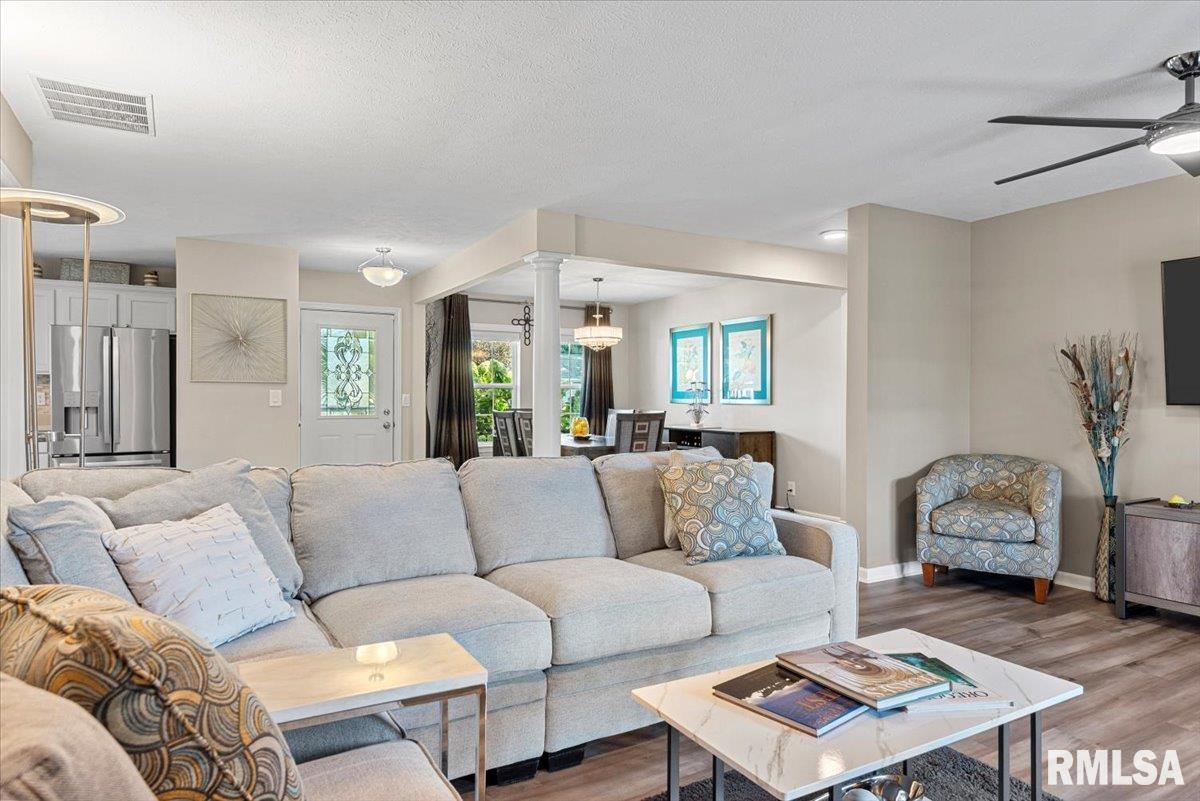 3926 CIRCLE Drive