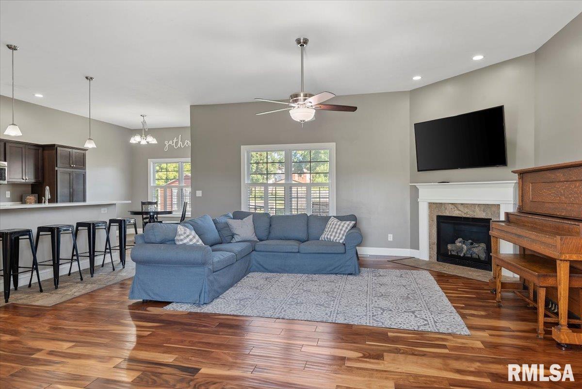 513 HARRISON Drive