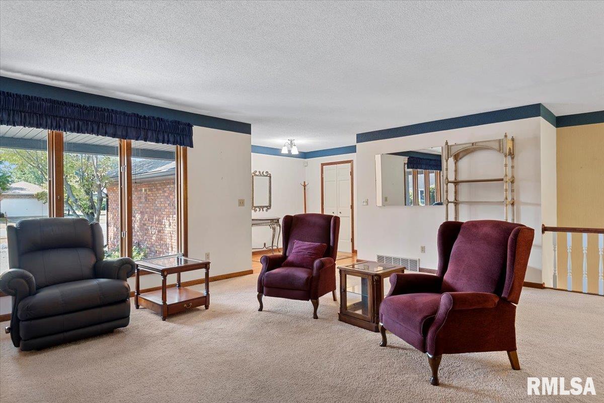 2104 Sunstone Court