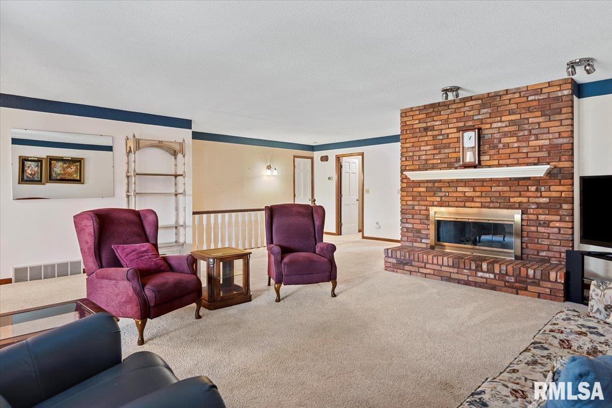 2104 Sunstone Court
