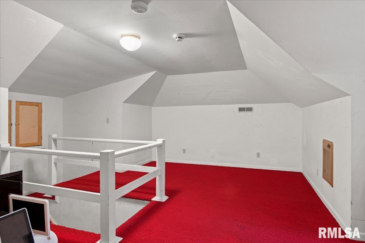 1520 W South Grand Avenue