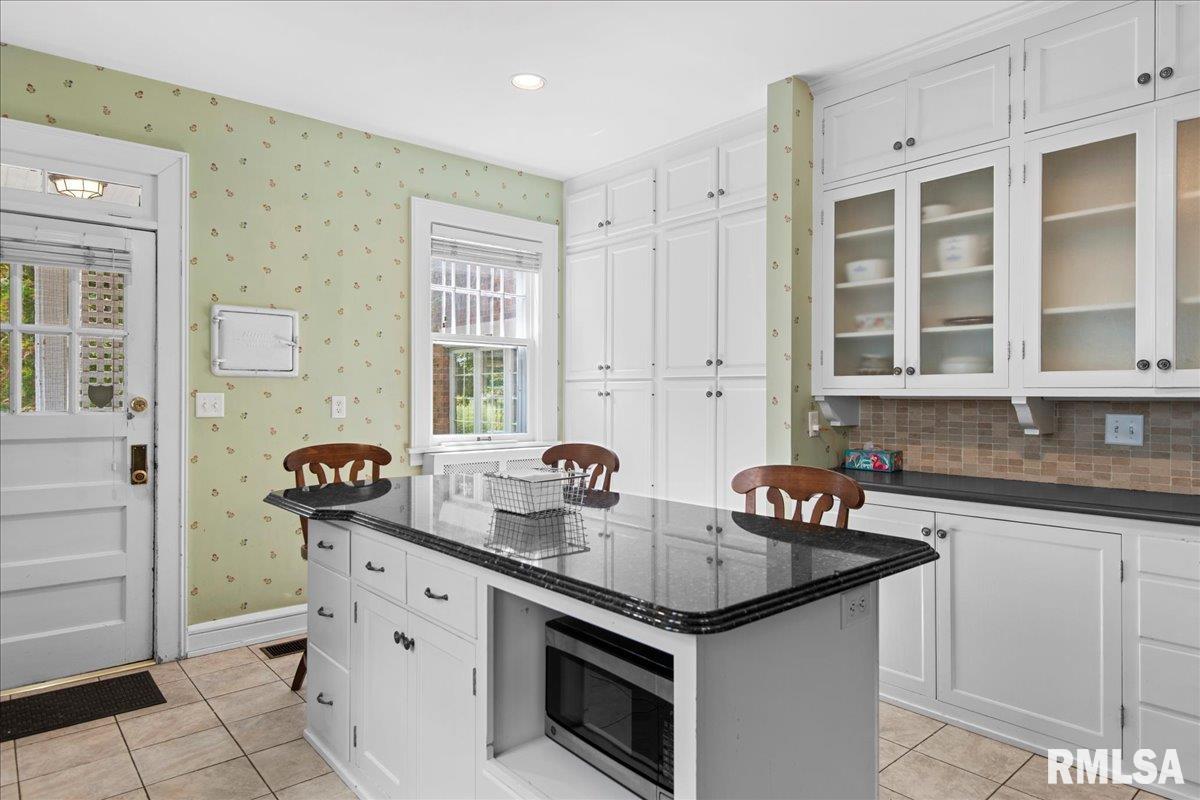 1520 W South Grand Avenue