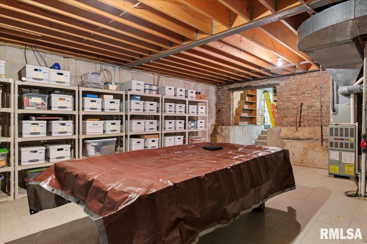 1520 W South Grand Avenue