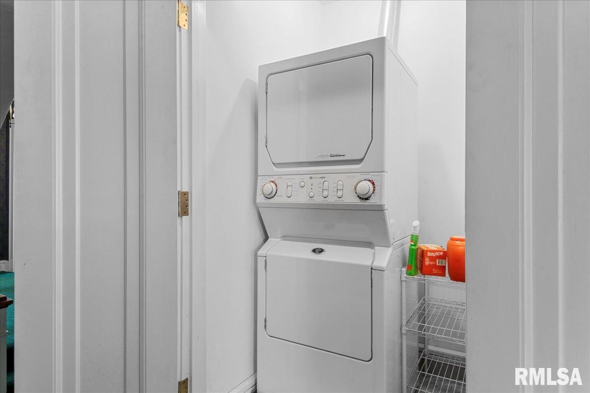 1520 W South Grand Avenue