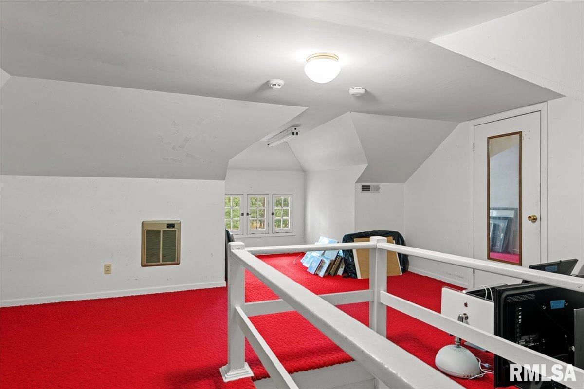 1520 W South Grand Avenue