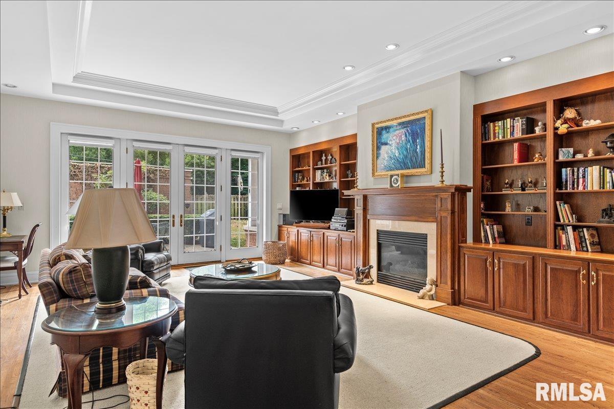 1520 W South Grand Avenue