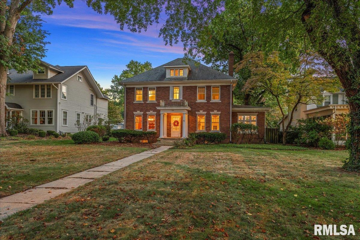 1520 W South Grand Avenue