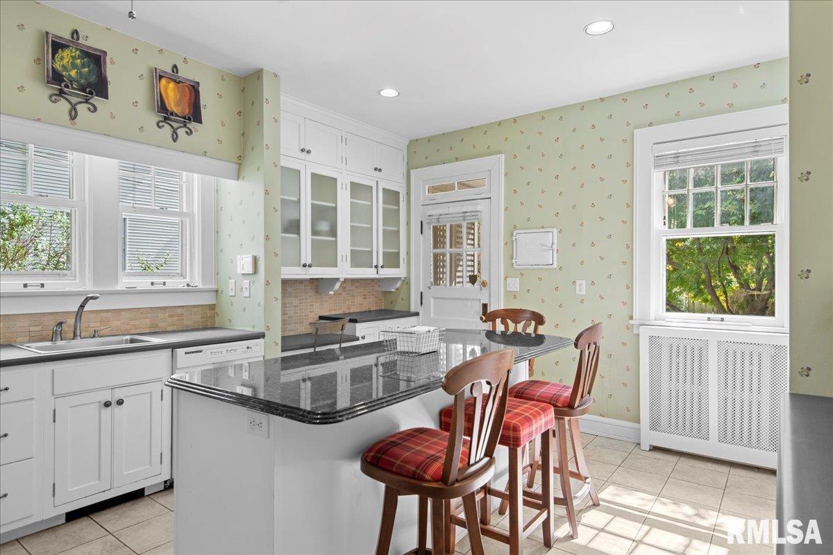 1520 W South Grand Avenue