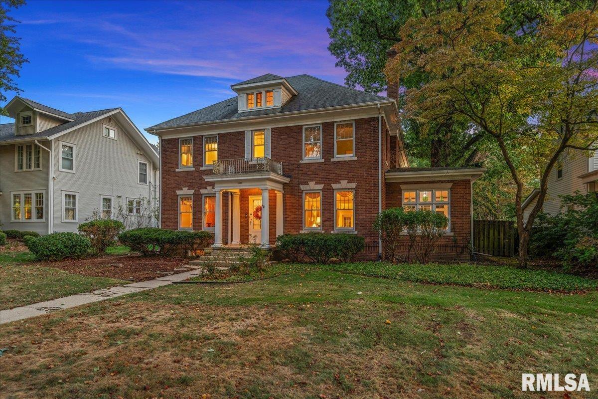 1520 W South Grand Avenue