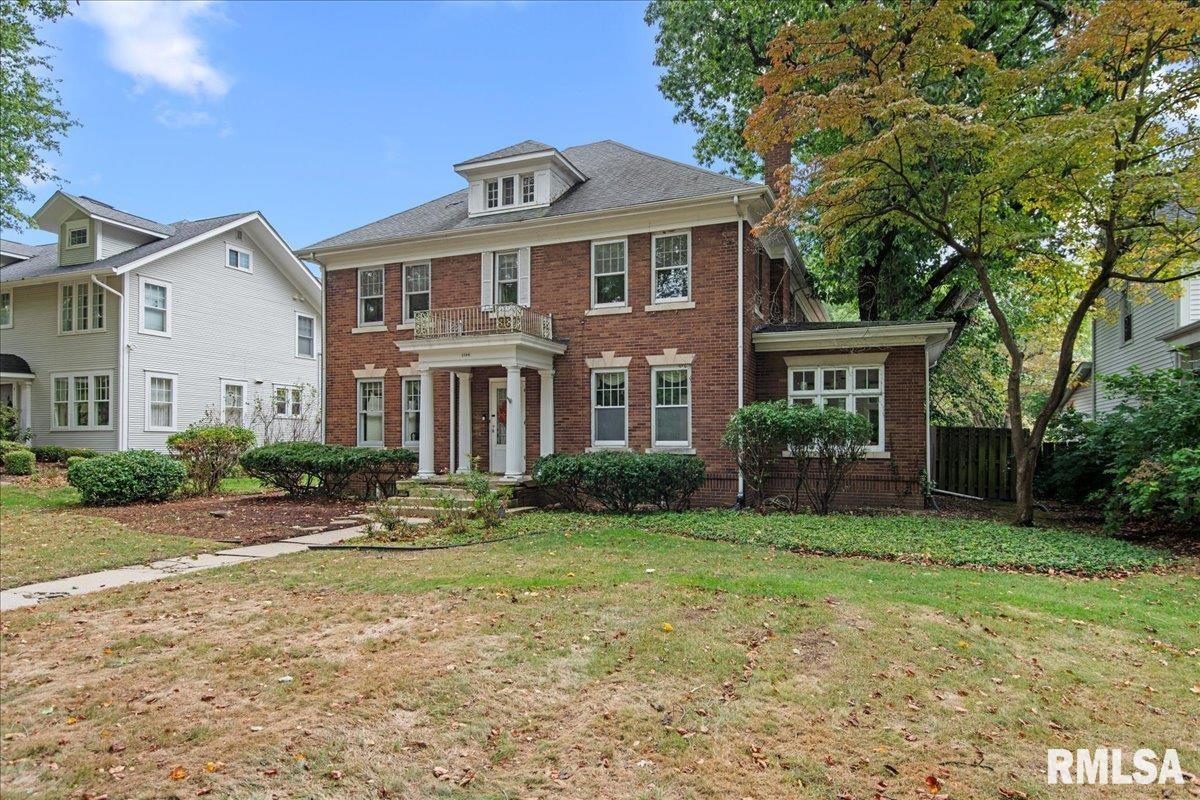 1520 W South Grand Avenue