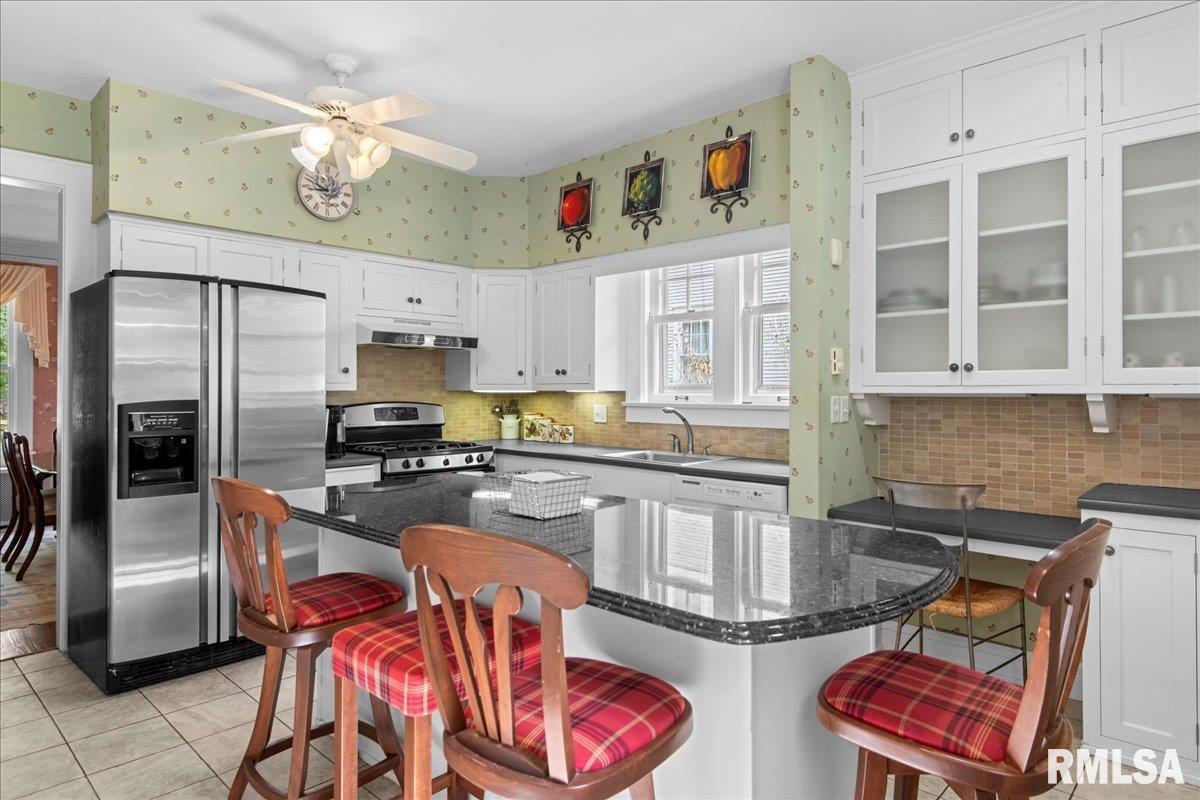 1520 W South Grand Avenue