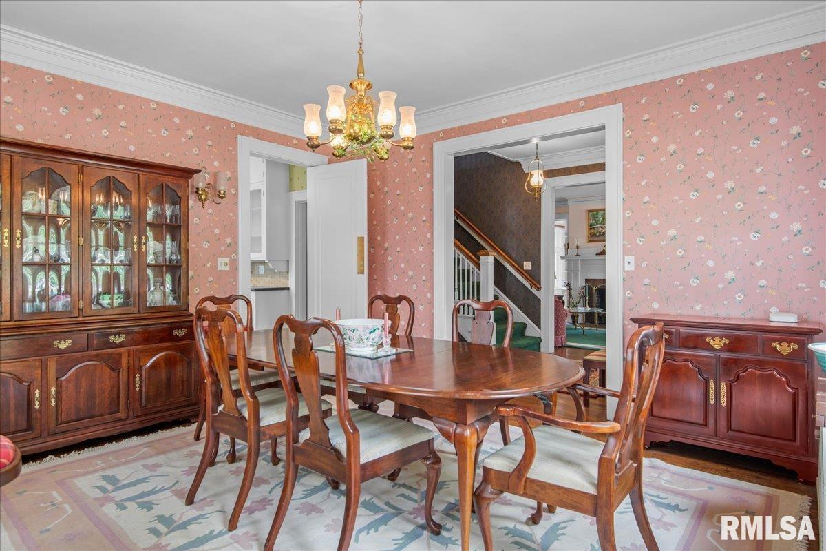 1520 W South Grand Avenue