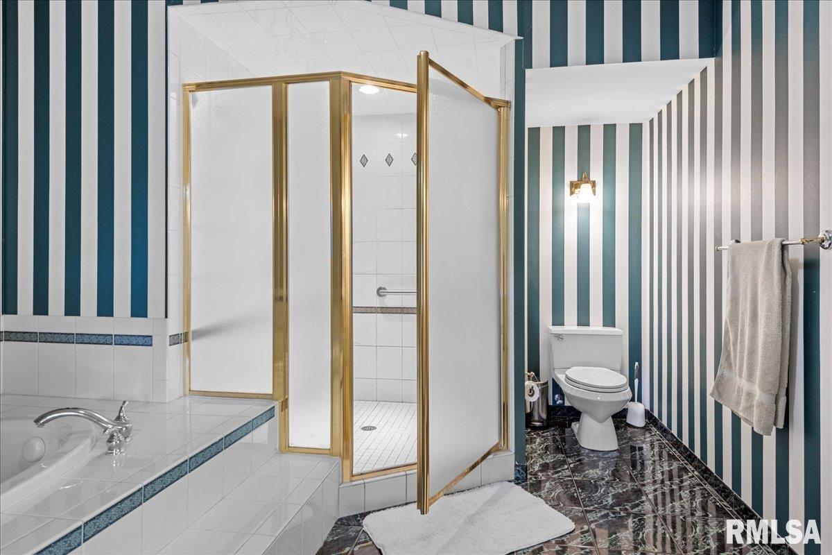 1520 W South Grand Avenue