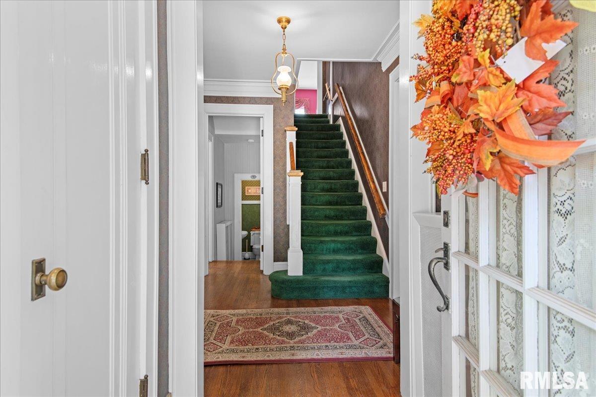 1520 W South Grand Avenue