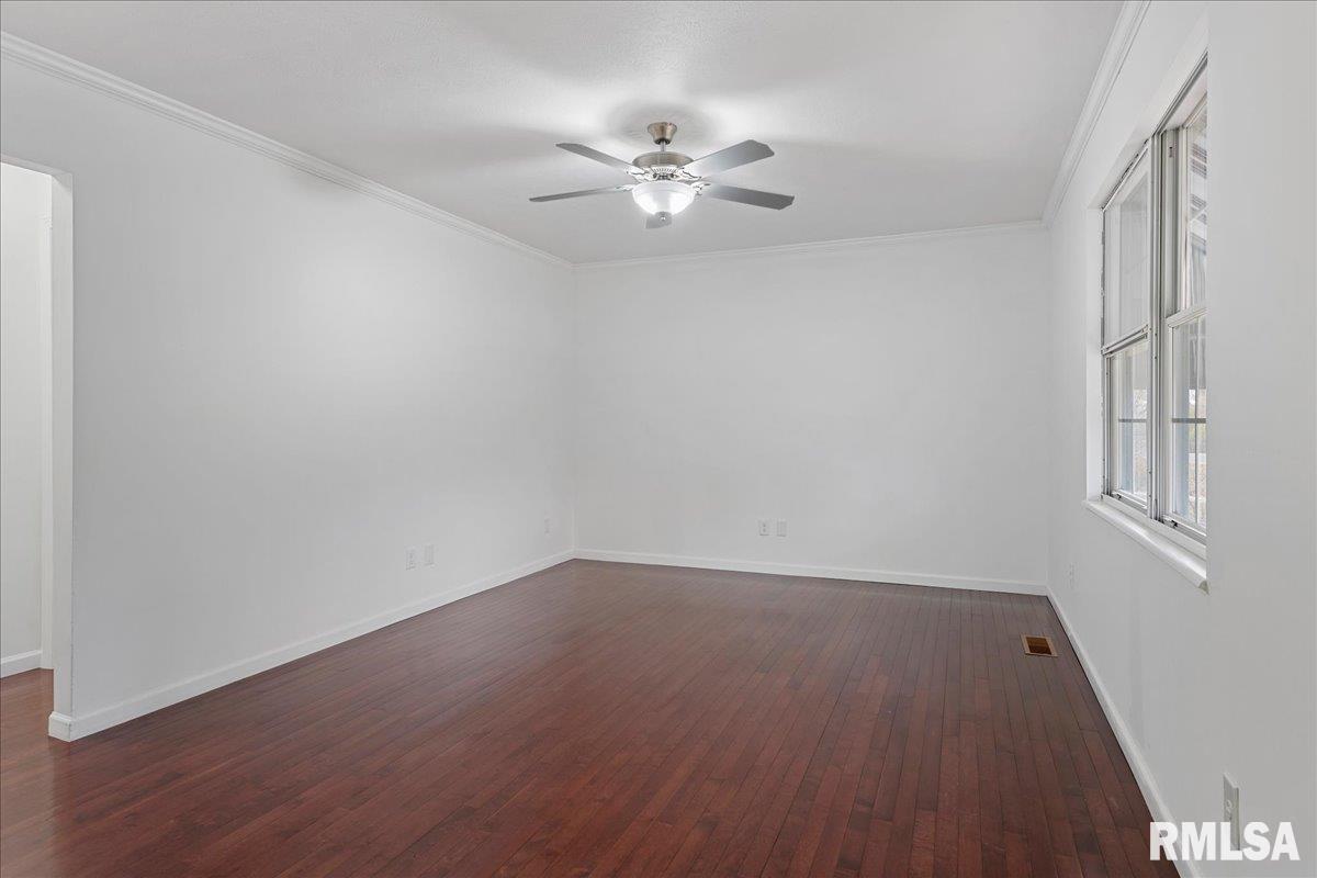 25 ELM TREE Court