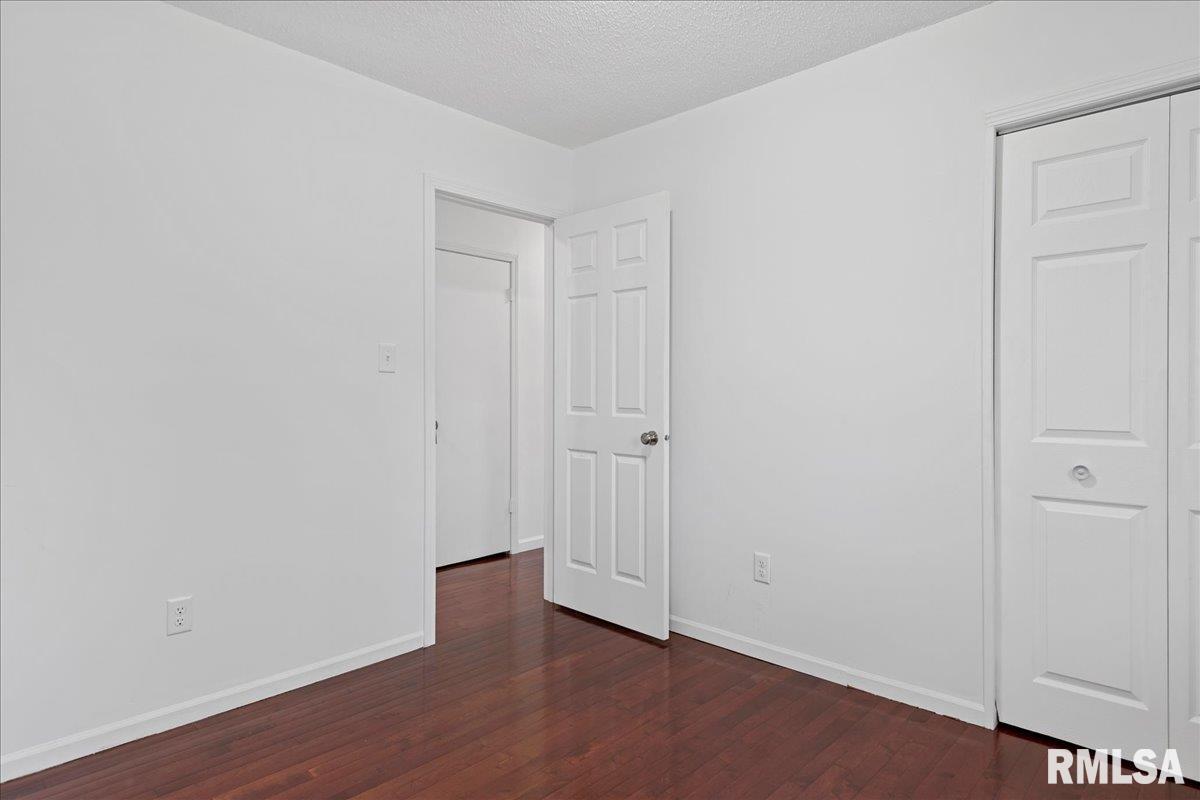 25 ELM TREE Court