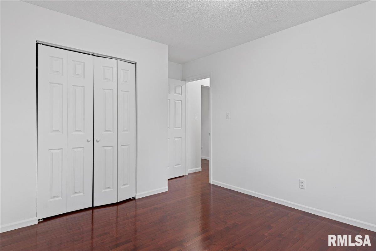 25 ELM TREE Court