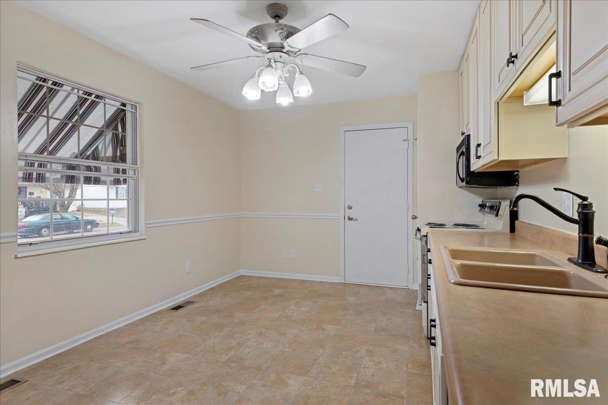 25 ELM TREE Court