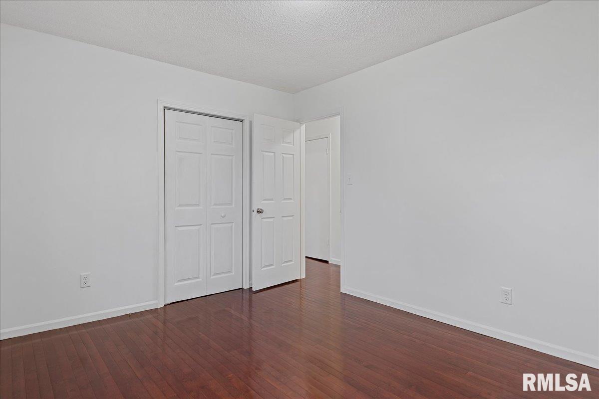 25 ELM TREE Court