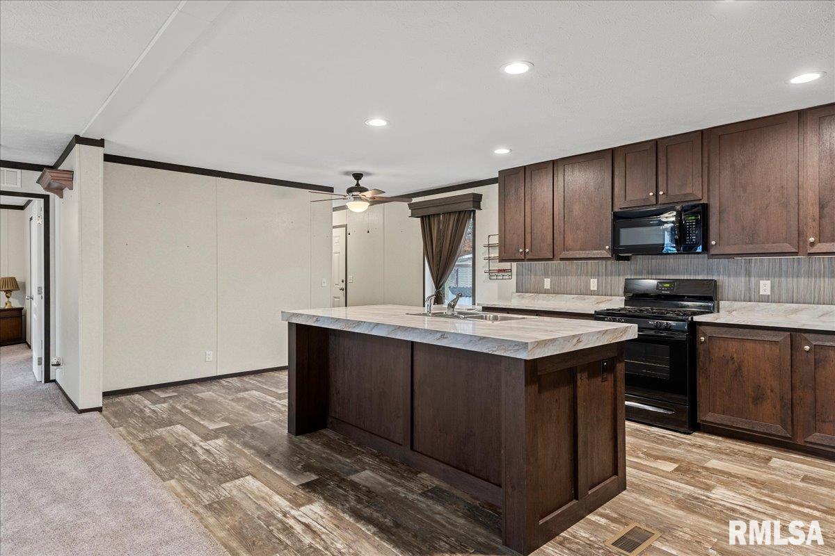 3725 N PEORIA Road Unit: 203