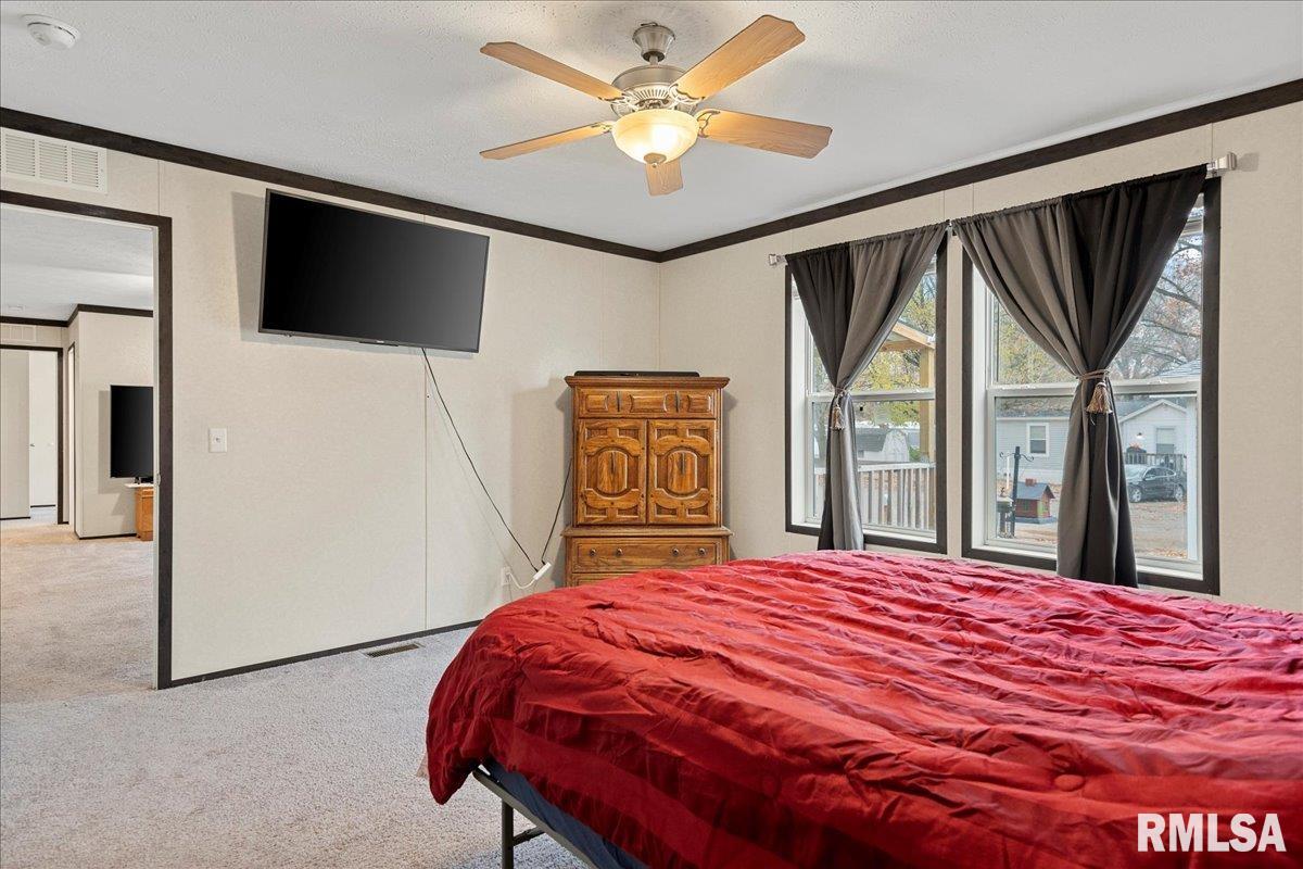 3725 N PEORIA Road Unit: 203