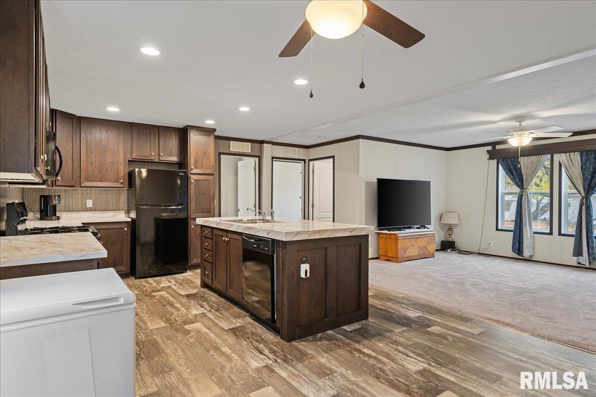 3725 N PEORIA Road Unit: 203