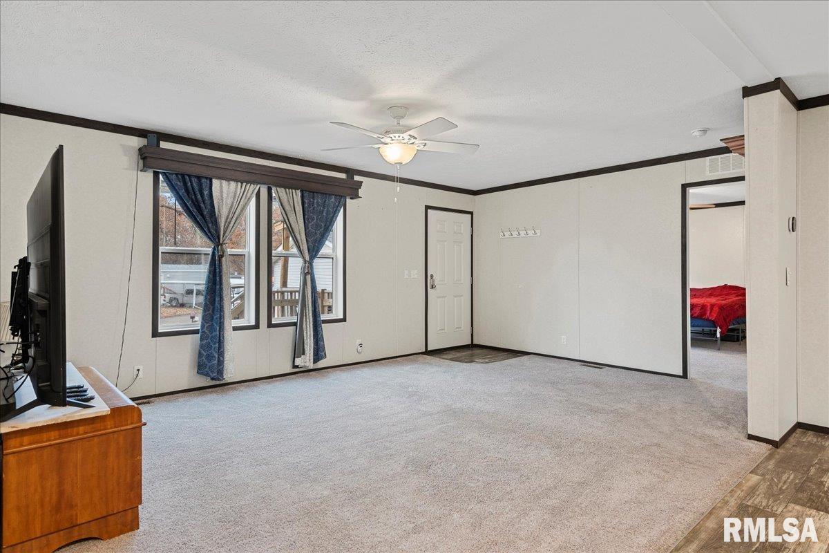 3725 N PEORIA Road Unit: 203