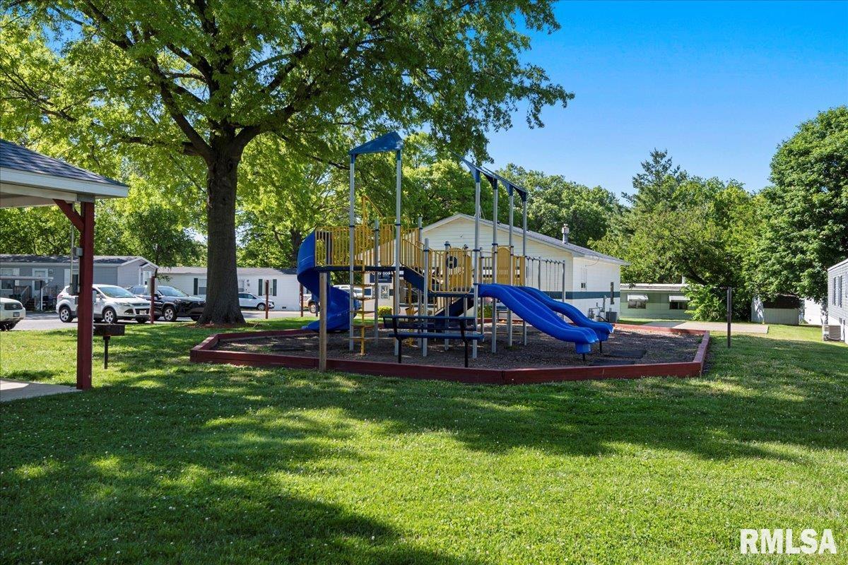 3725 N PEORIA Road Unit: 203