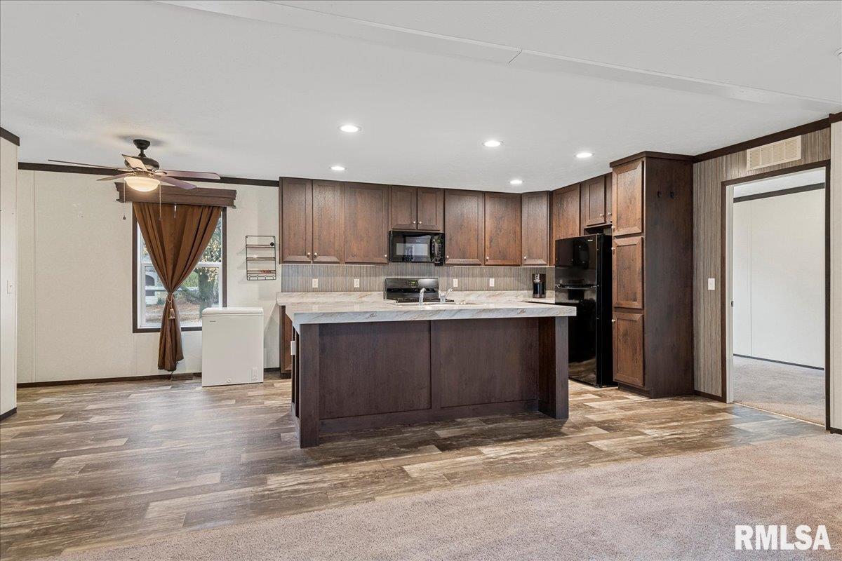 3725 N PEORIA Road Unit: 203