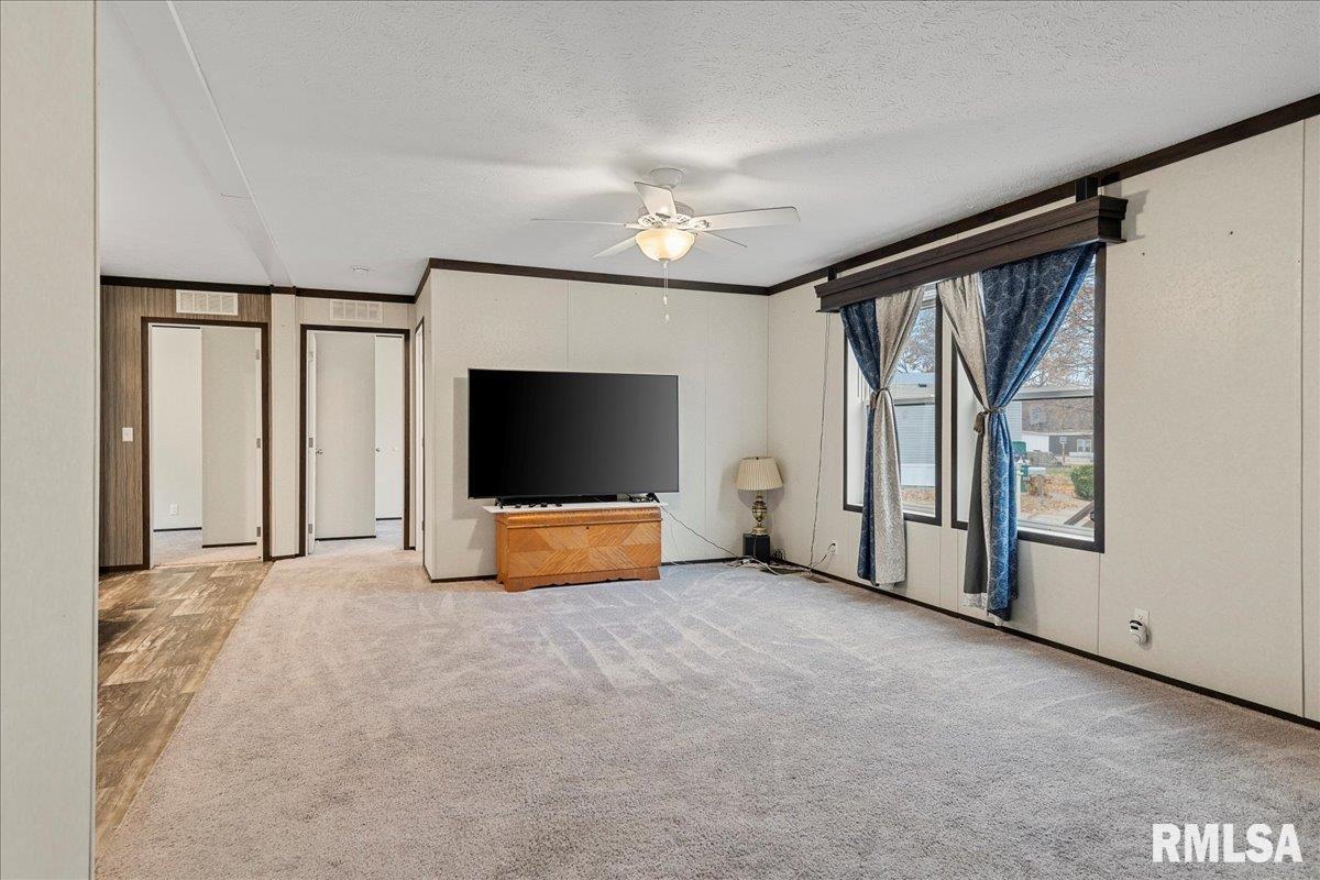 3725 N PEORIA Road Unit: 203