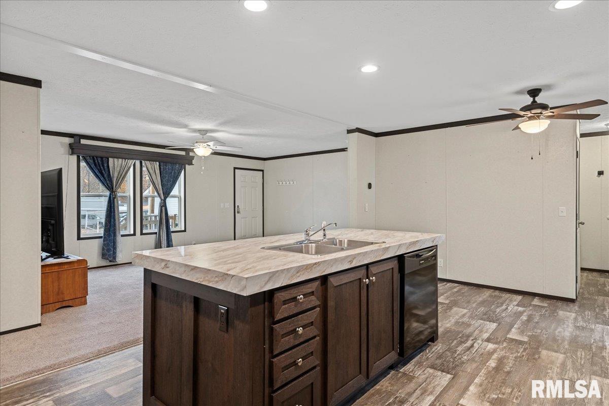 3725 N PEORIA Road Unit: 203