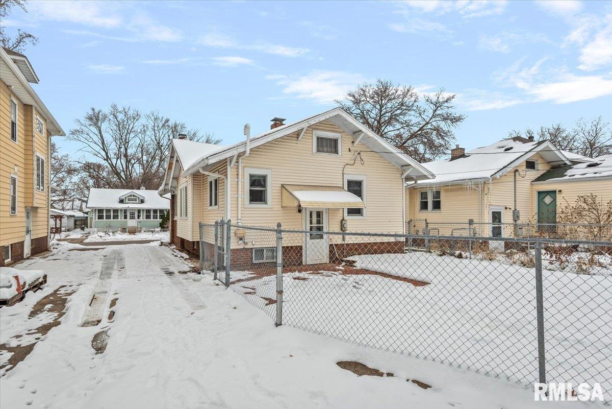 720 W FAYETTE Avenue