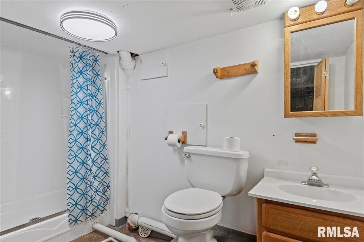 720 W FAYETTE Avenue