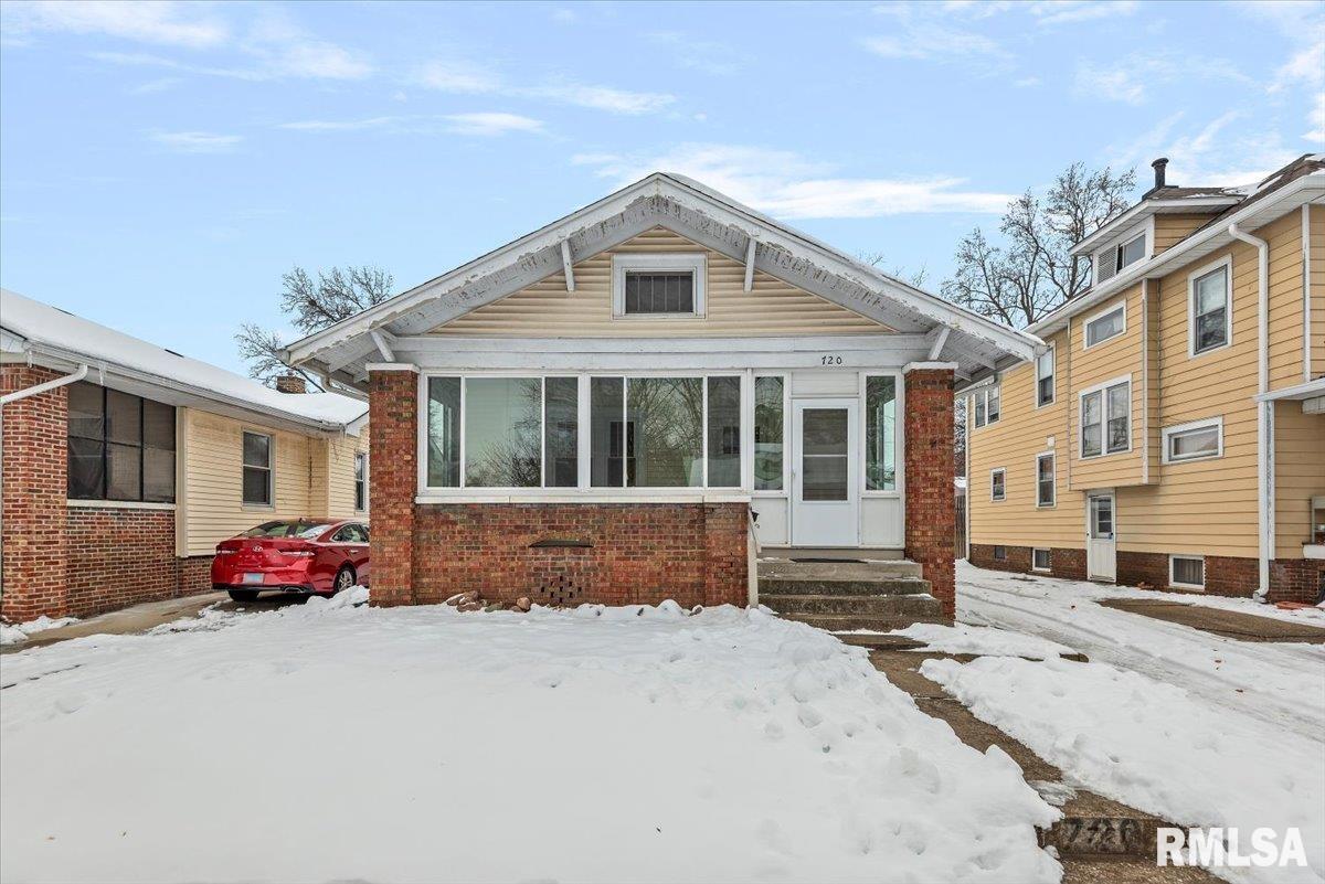 720 W FAYETTE Avenue