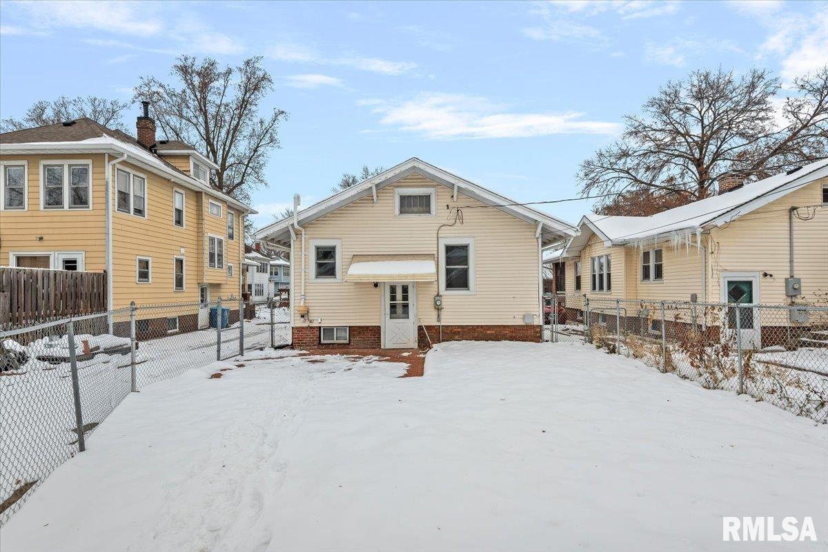 720 W FAYETTE Avenue