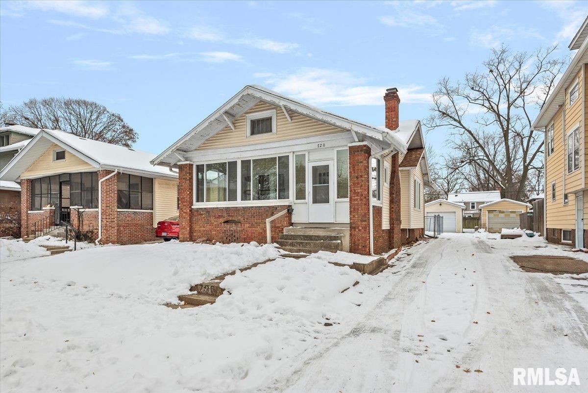 720 W FAYETTE Avenue