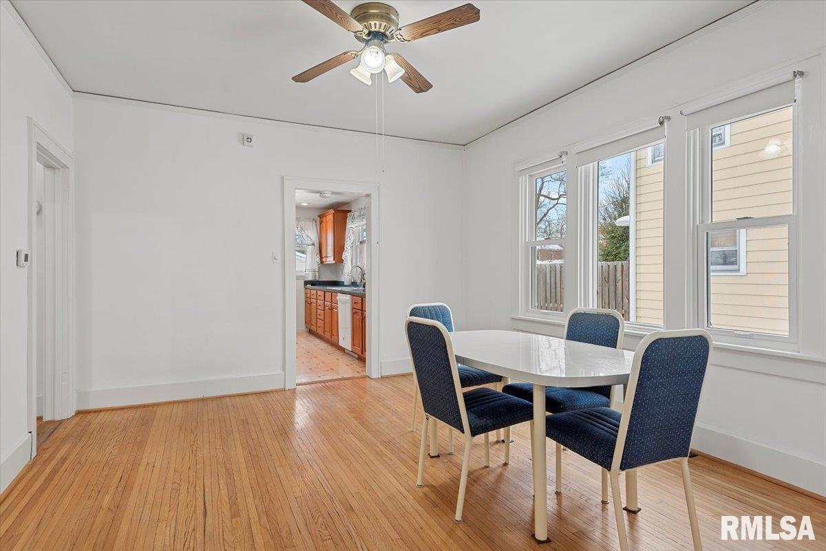 720 W FAYETTE Avenue