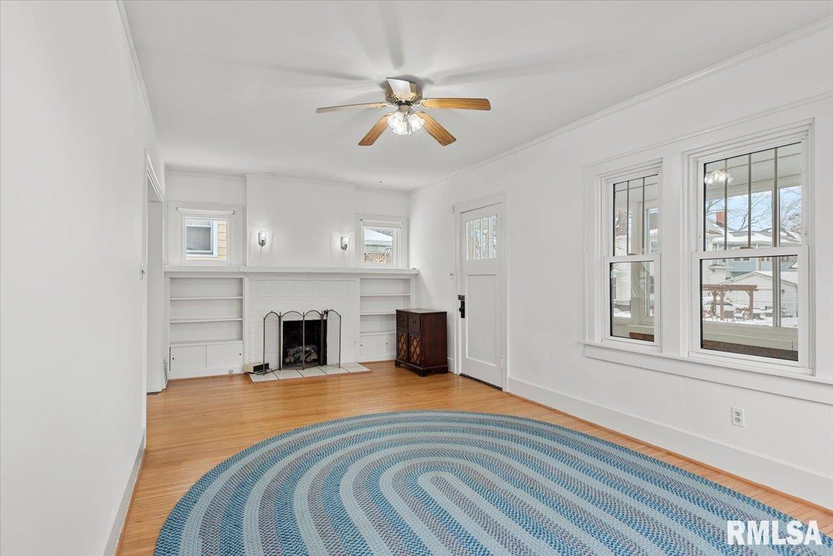 720 W FAYETTE Avenue