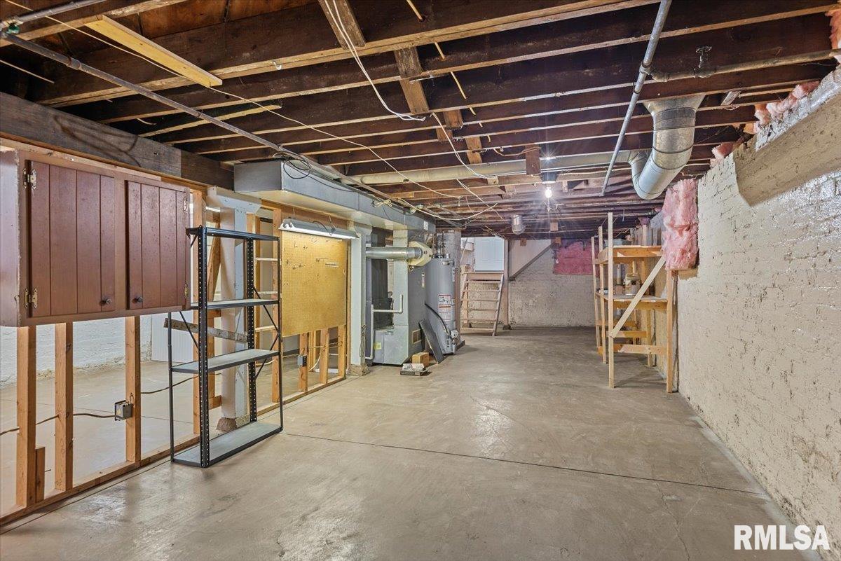 720 W FAYETTE Avenue