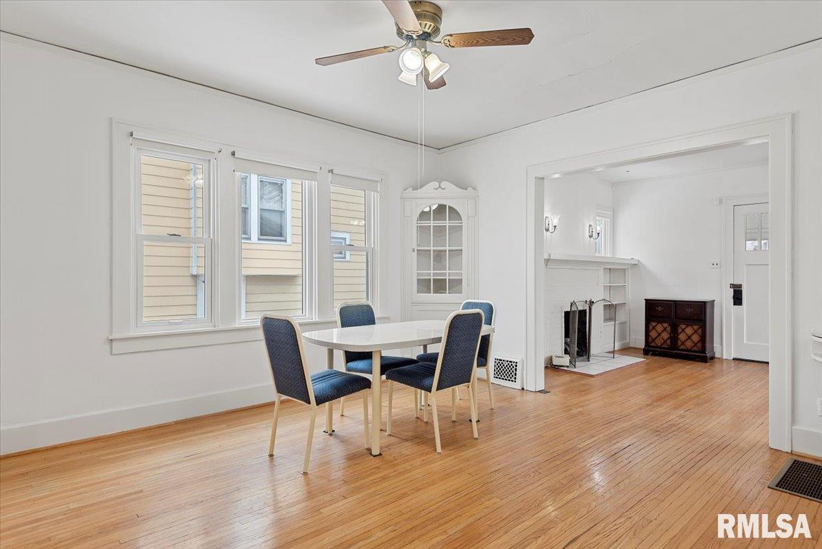 720 W FAYETTE Avenue