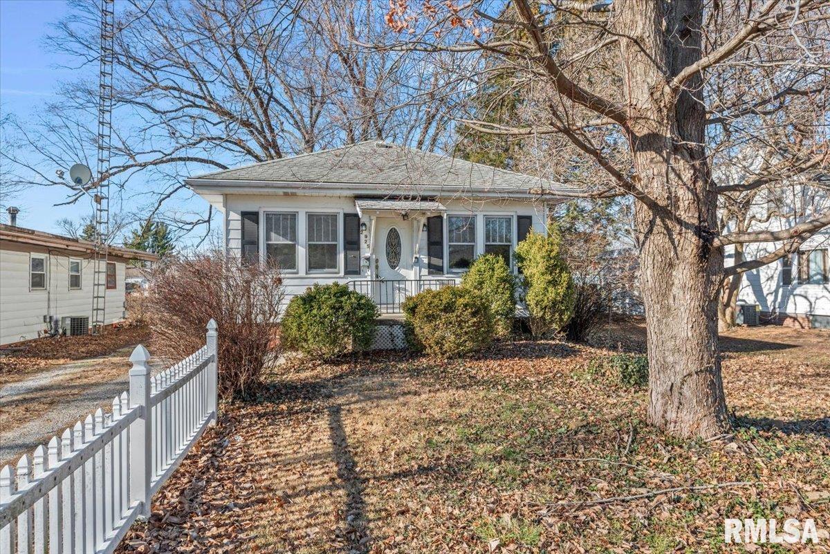 2925 4TH Street