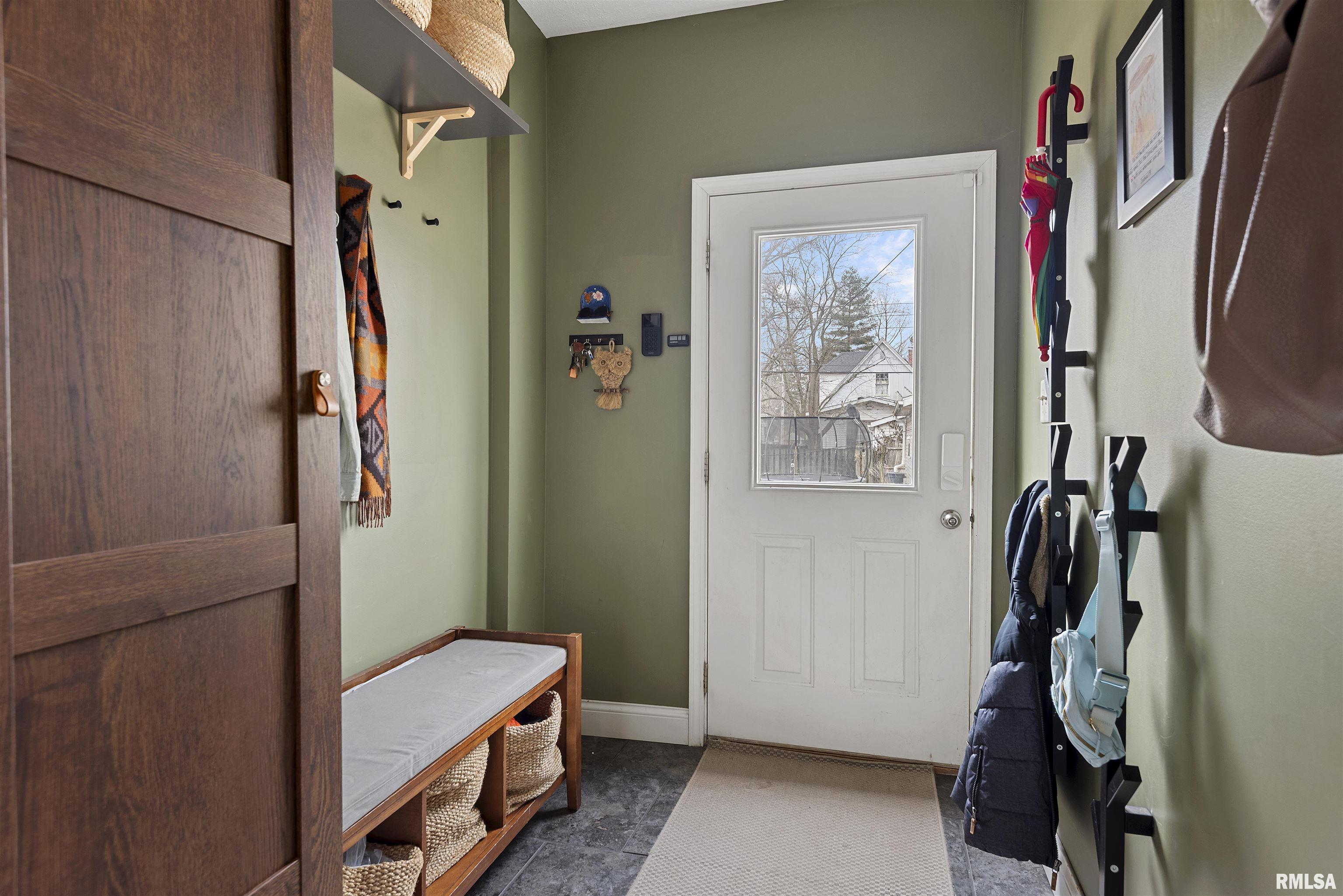 709 S DOUGLAS Avenue