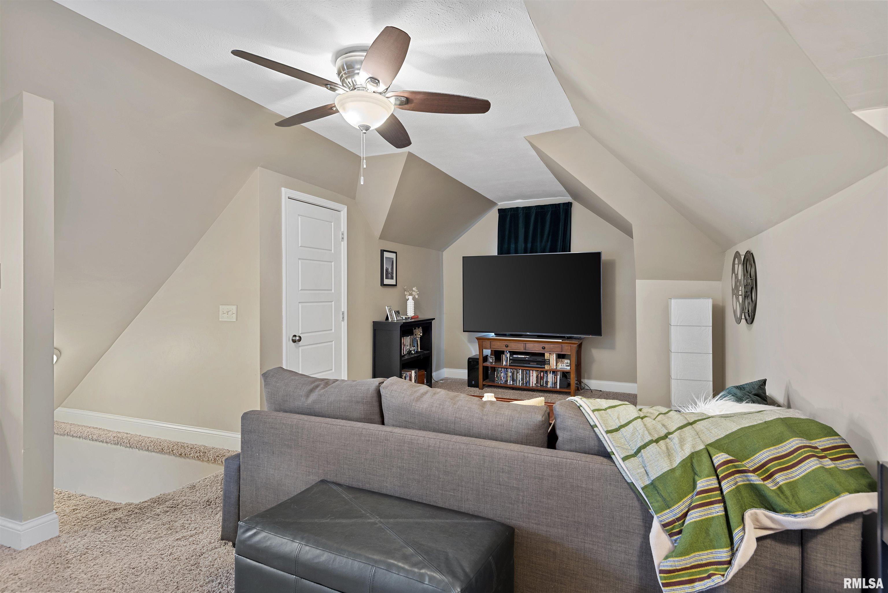 709 S DOUGLAS Avenue