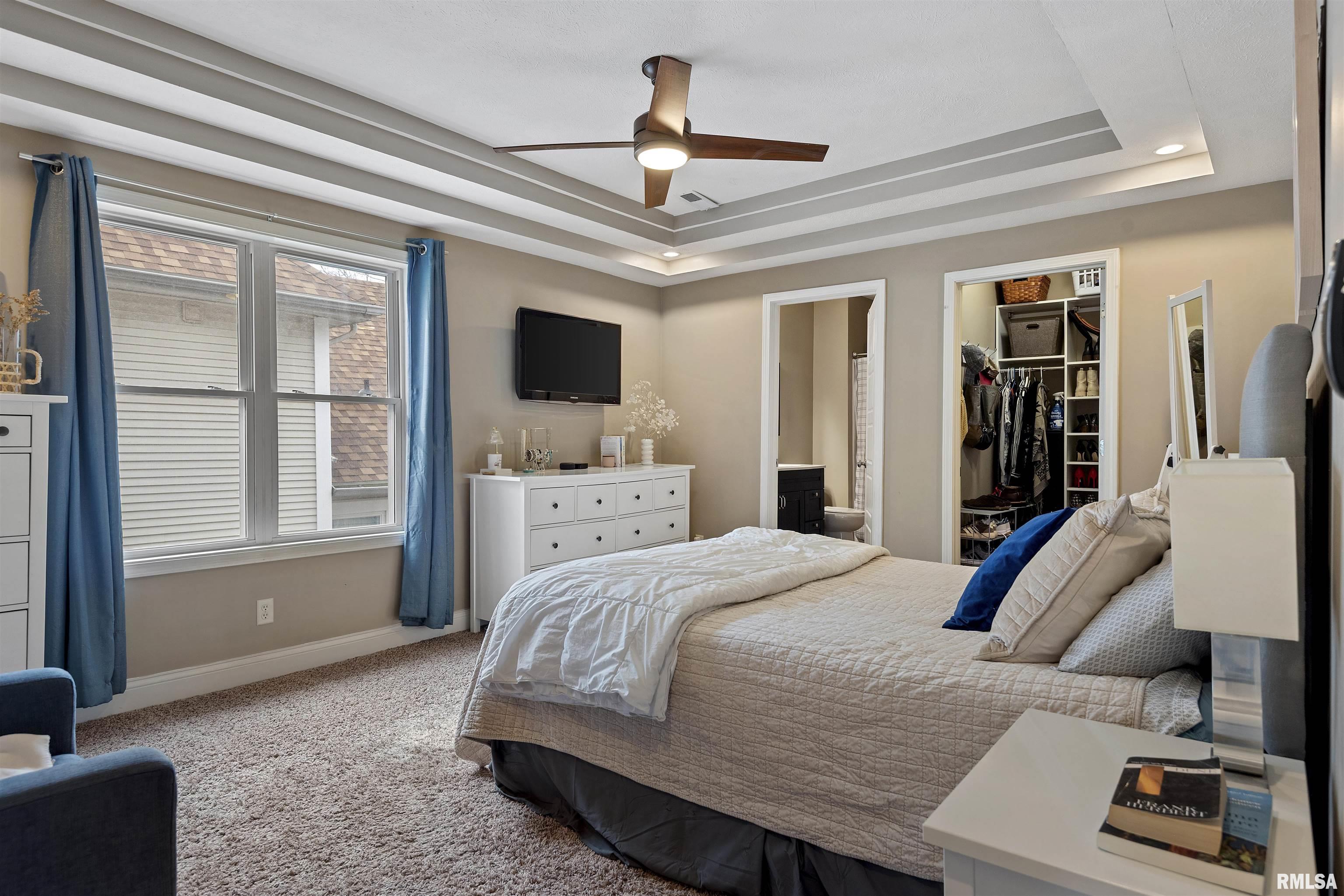 709 S DOUGLAS Avenue