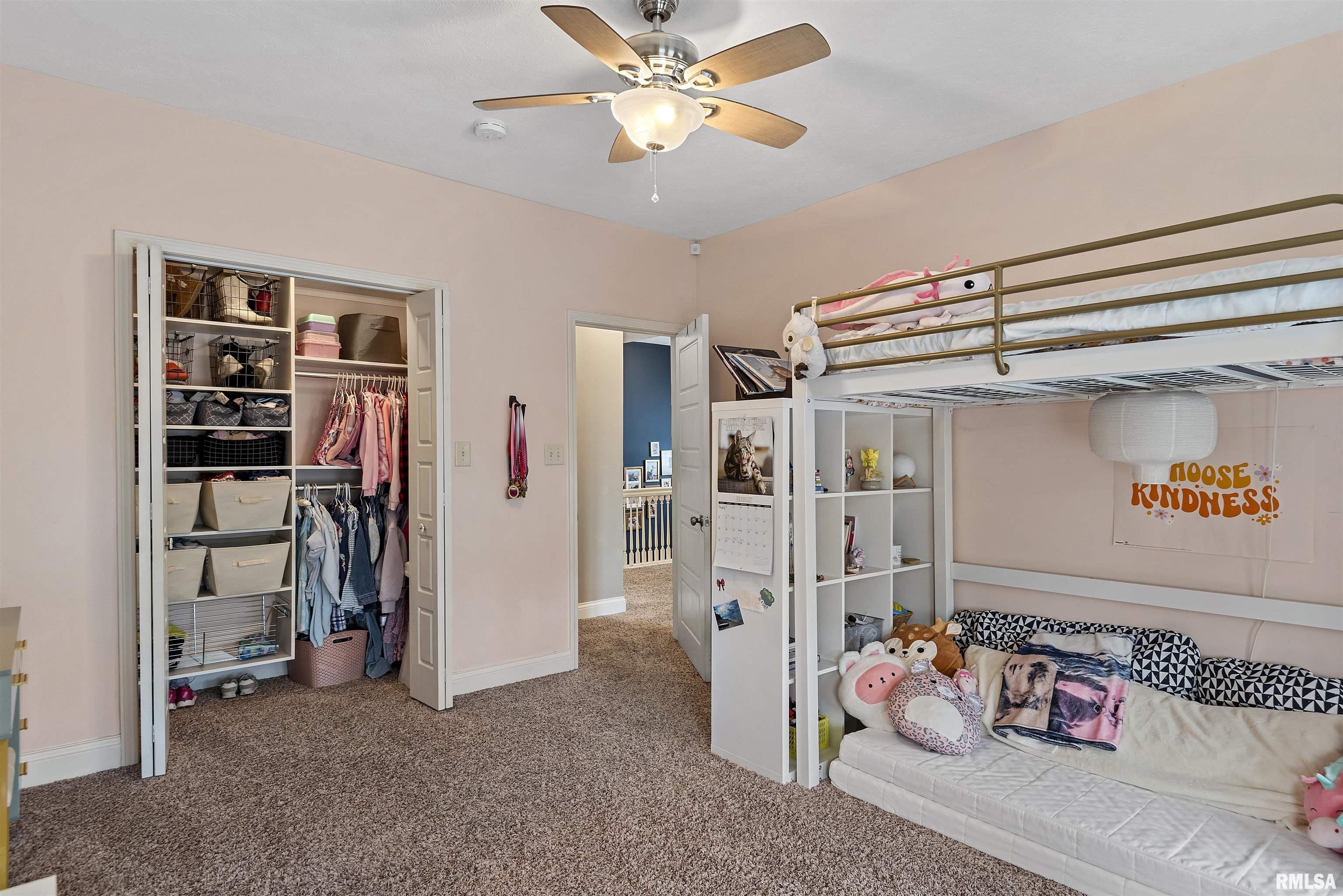 709 S DOUGLAS Avenue