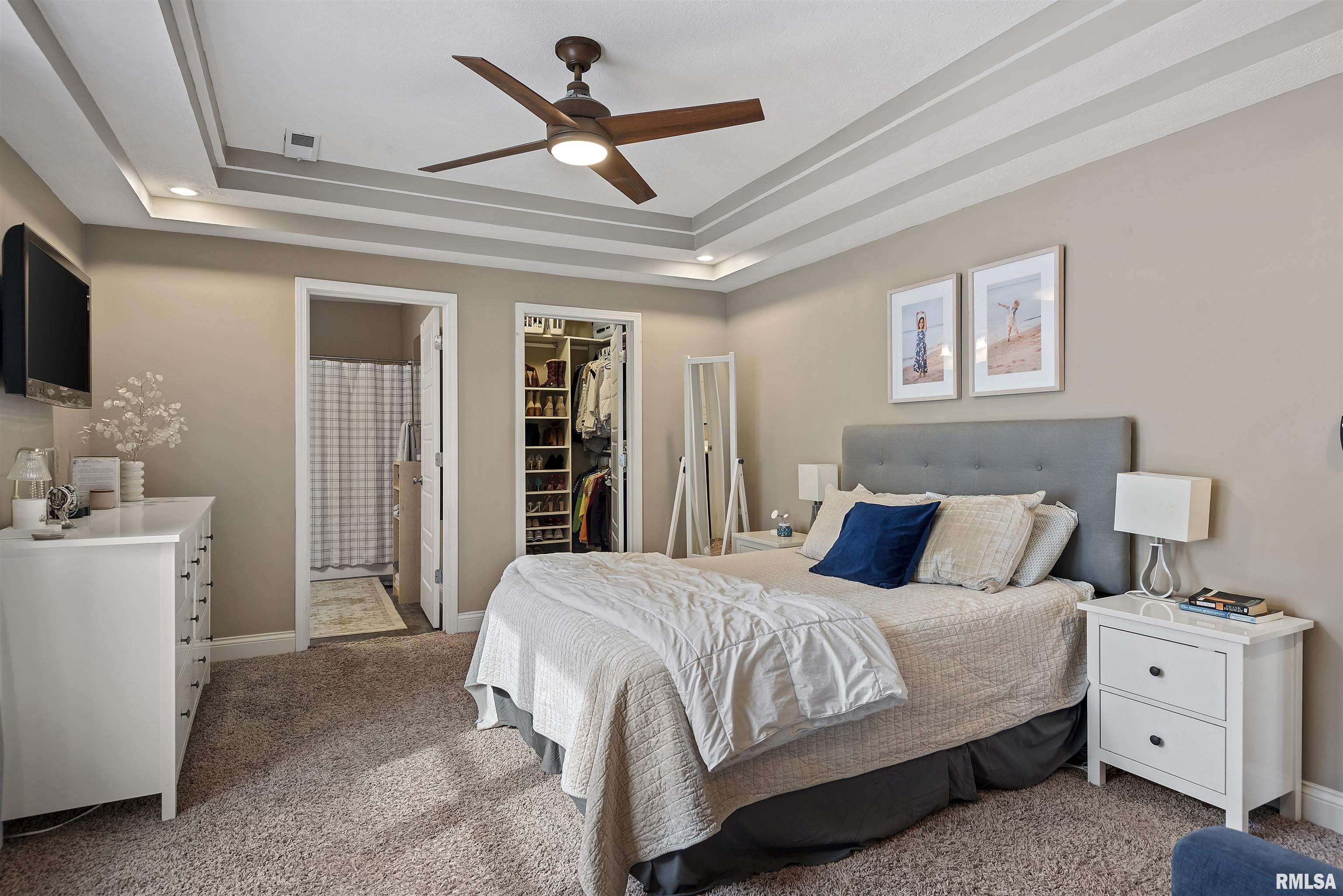 709 S DOUGLAS Avenue