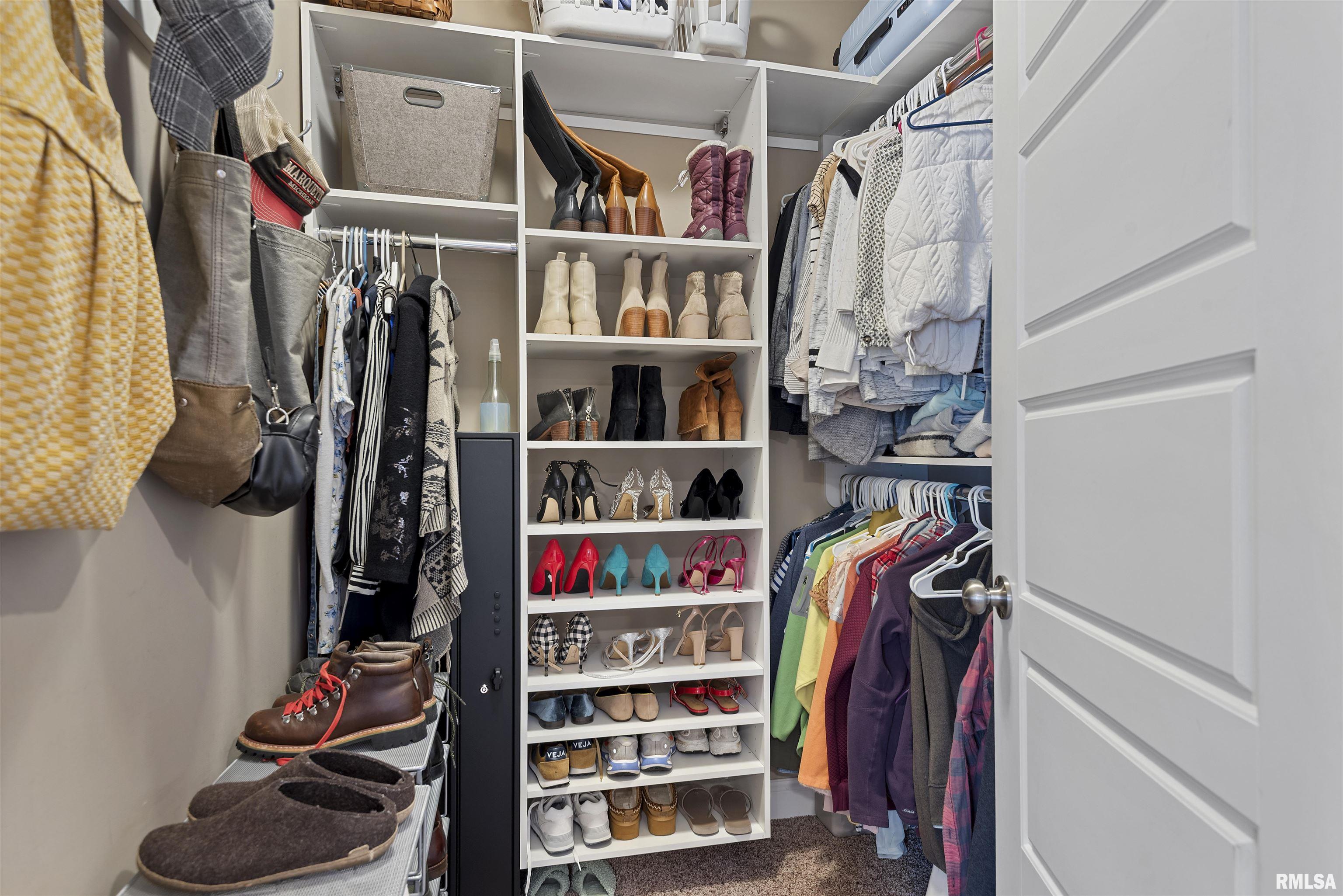 709 S DOUGLAS Avenue