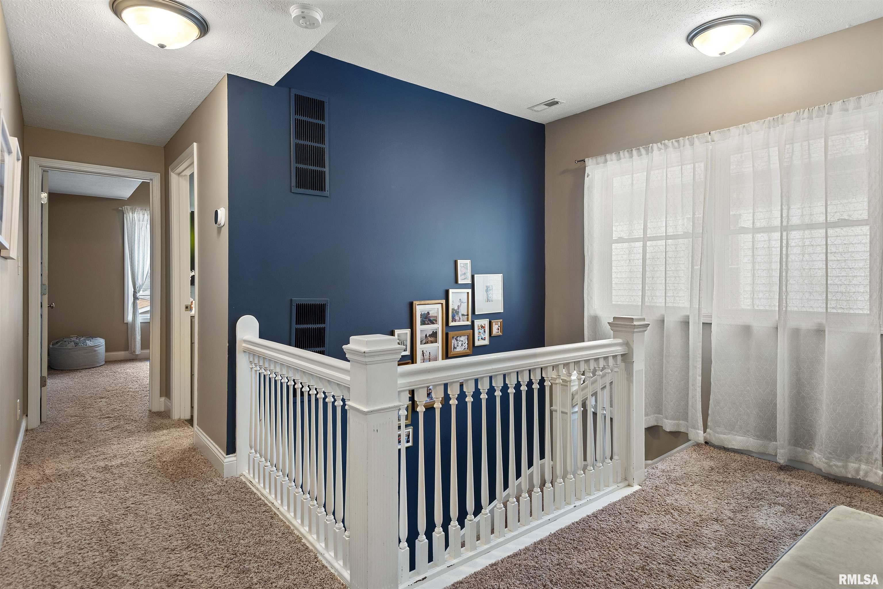 709 S DOUGLAS Avenue