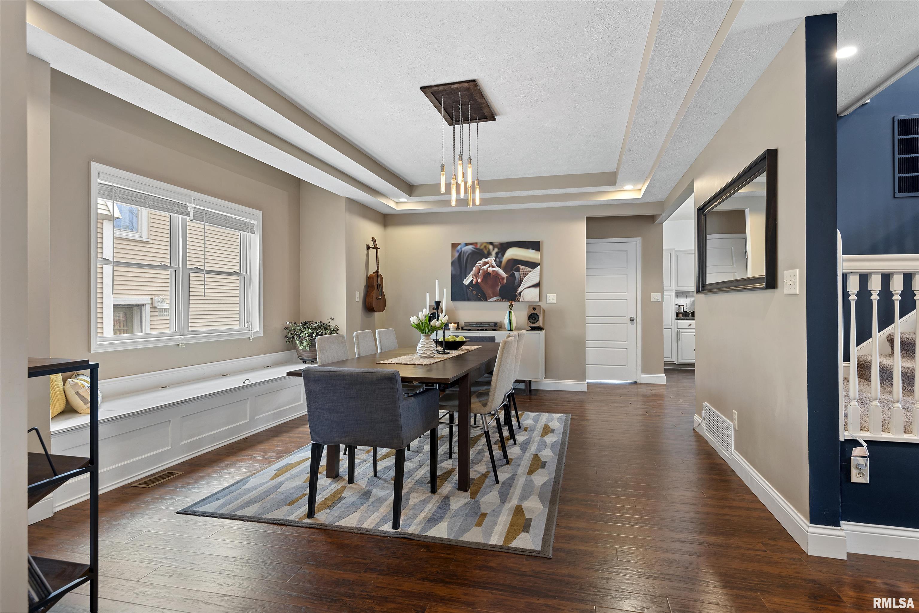 709 S DOUGLAS Avenue