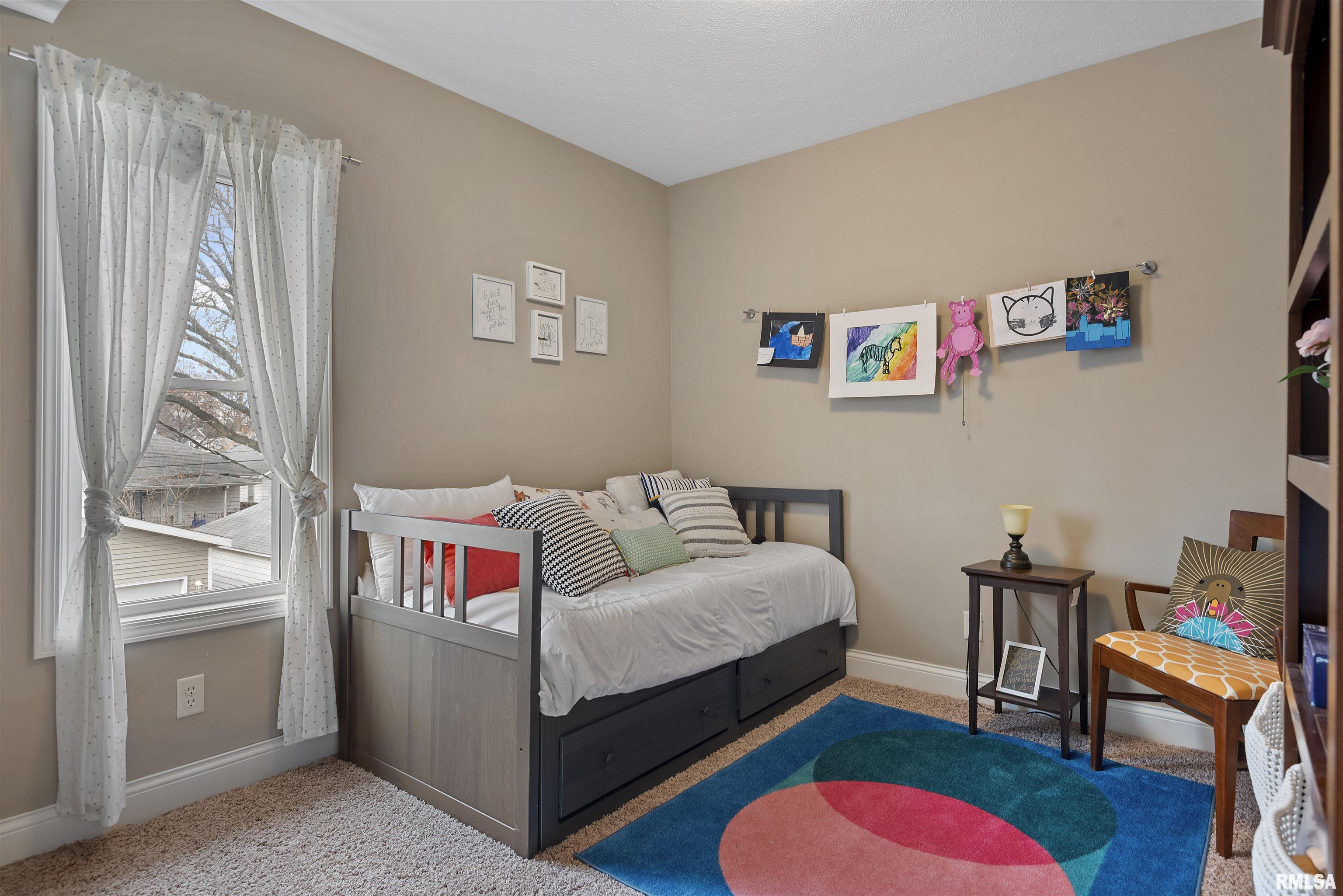 709 S DOUGLAS Avenue